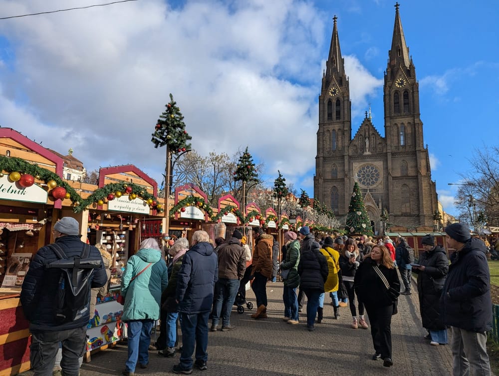 Ein Weihnachtsmarkt in Prag.